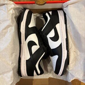 BRAND NEW WOMENS NIKE PANDA DUNKS